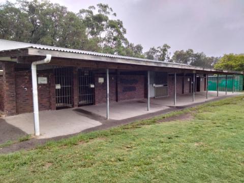 Frost Oval amenities building Old brick amenities building at Frost Oval in Kincumber